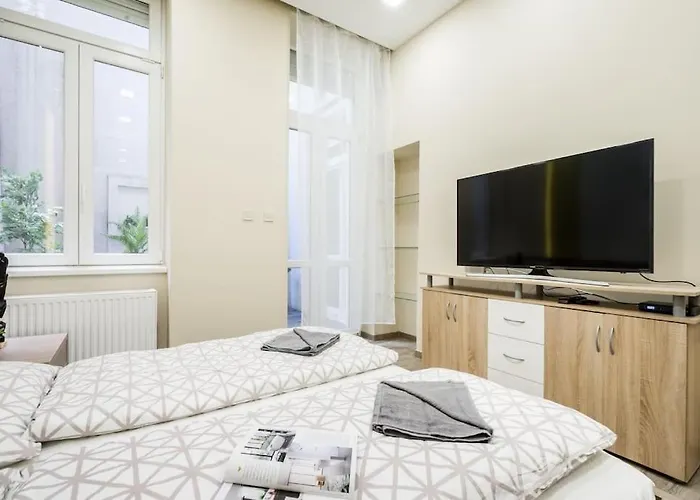 Szalag Utca 6 Flat Castle District